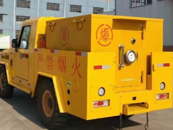 平山凯龙爆破器材运输车：保障爆破任务的安全运行